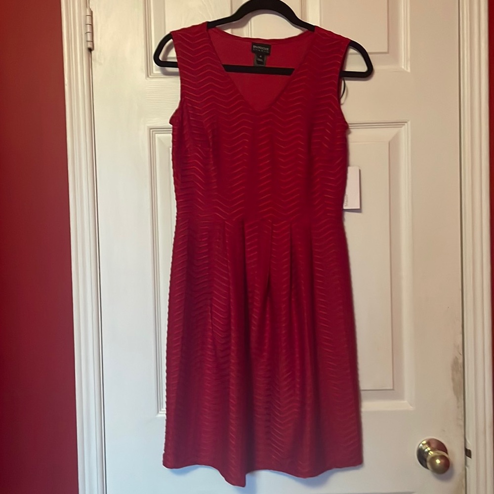 En Focus Studio red dress. Size 4. Never worn. Tag still attached.